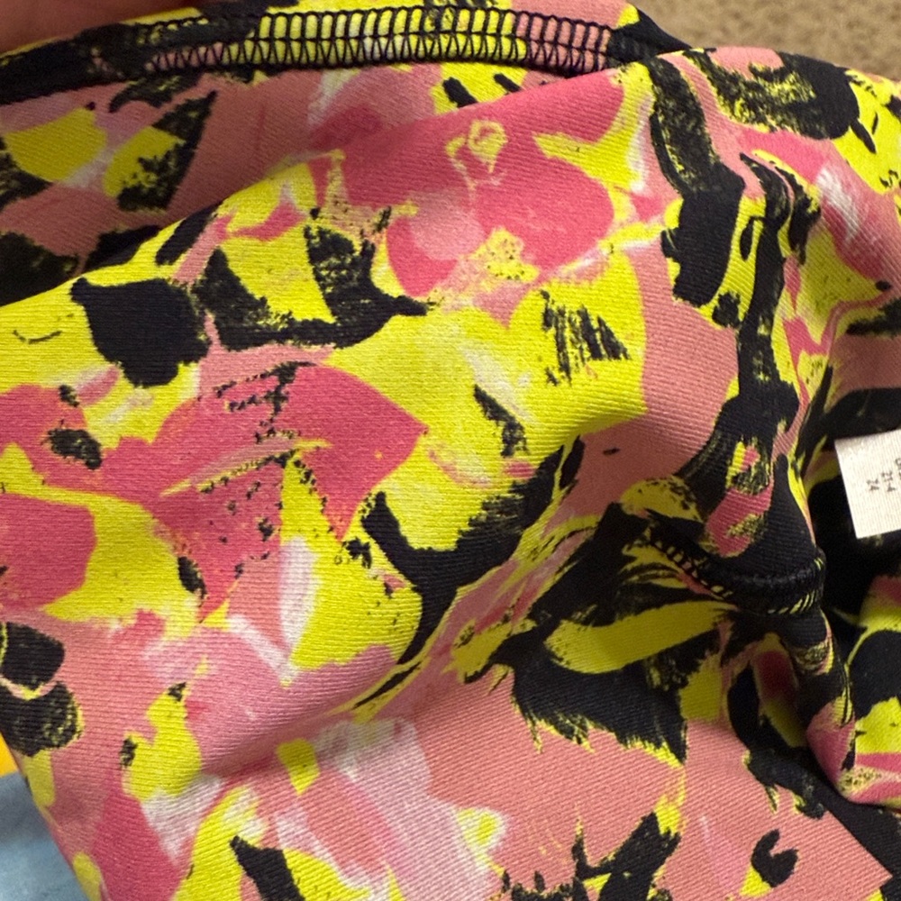 Lululemon Floral Leggings - Picture 14 of 14